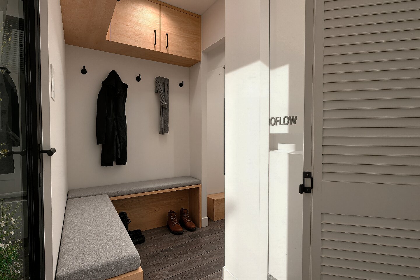 INT - MUD ROOM 2
